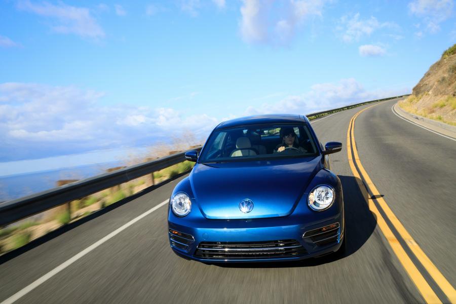  Volkswagen Beetle Turbo 2016 года  (NA) (фото 11 из 12)